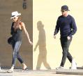 32DCC6E600000578-3524595-Daytime_date_Victoria_and_David_Beckham_looked_effortlessly_cool-a-164_1459867013948